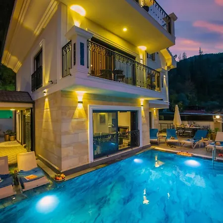 Porto Villa *