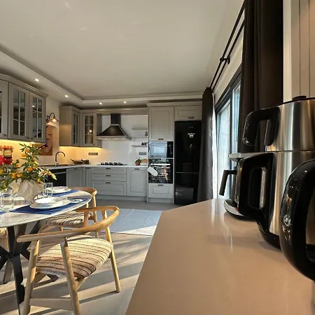 Porto Villa *
